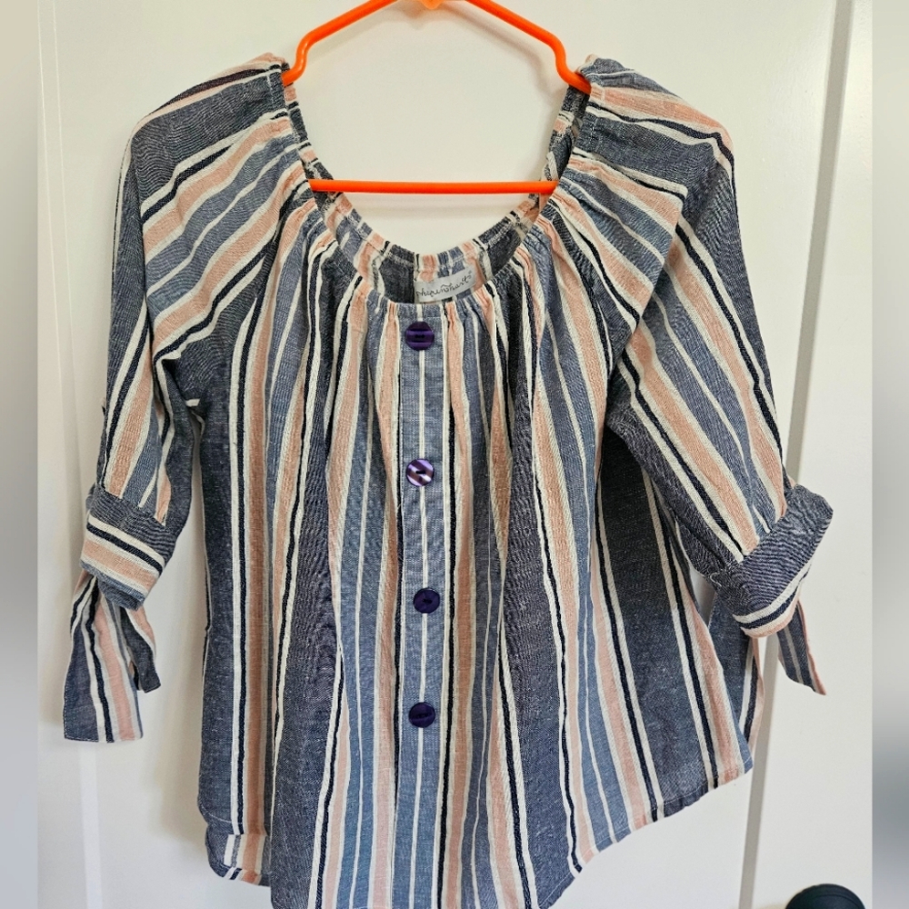 Keren Hart blouse with ties on sleeves